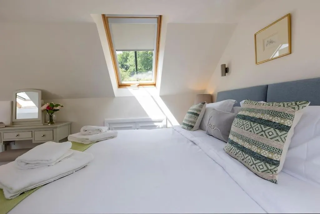 The Lemon Grove, Leyburn Apartment